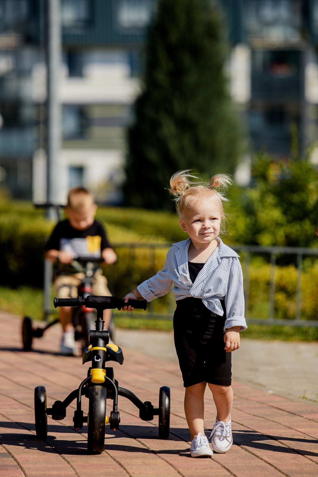 Велосипед-беговел детский трехколесный BUBAGO Flint с родительской ручкой черно-желтый (BG-FP-109-6) - Фото 26