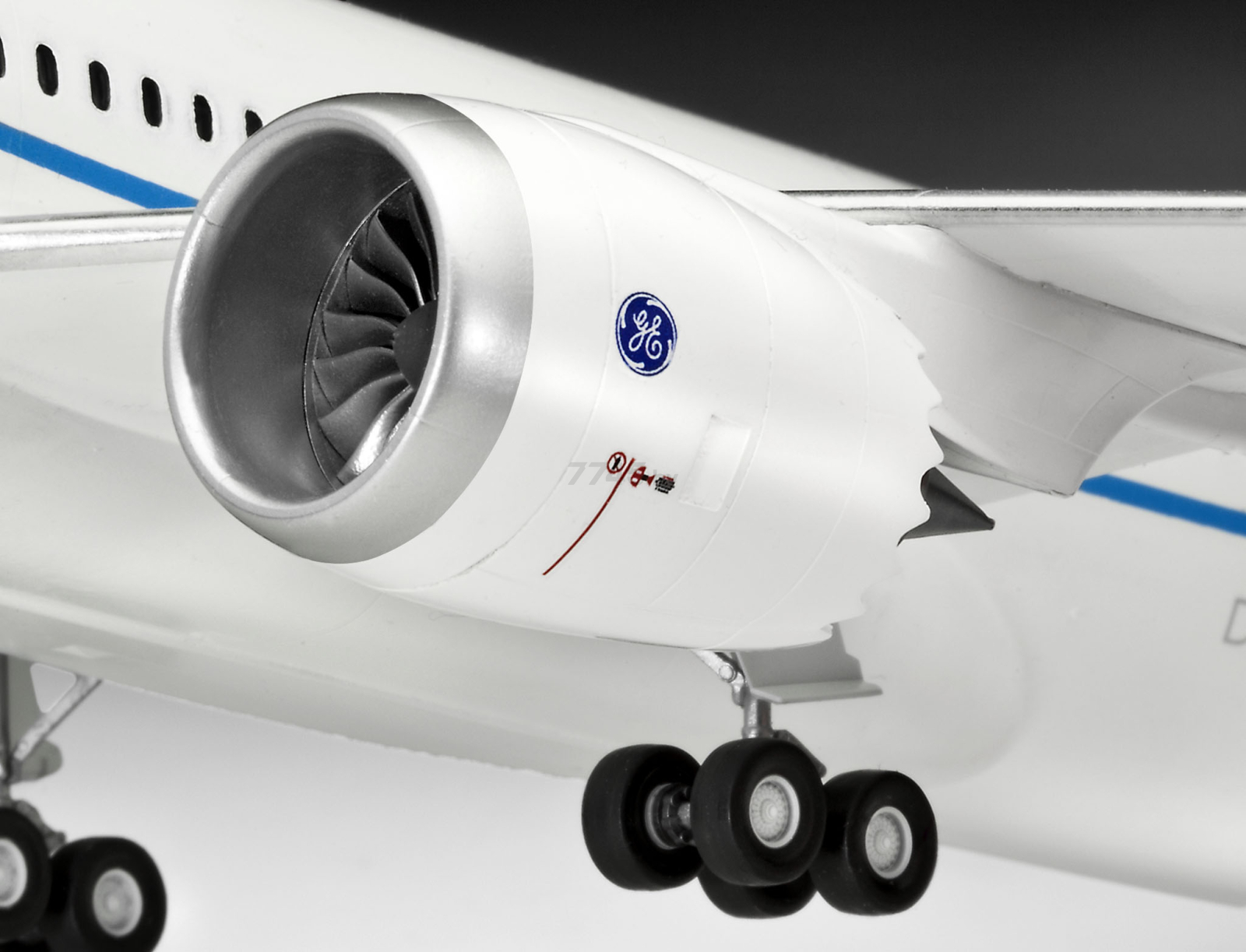 Сборная модель REVELL Пассажирский самолет Boeing 787-8 Dreamliner 1:144 (4261) - Фото 2