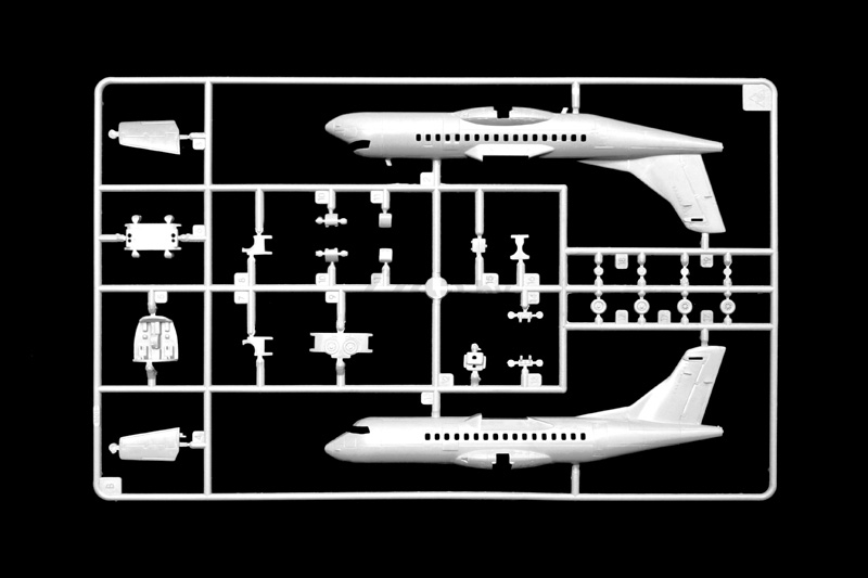 Сборная модель ITALERI Пассажирский двухмоторный турбовинтовой самолет ATR 42-500 1:144 (1801) - Фото 6