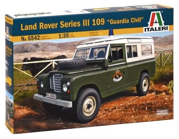 Сборная модель ITALERI Британский внедорожник Land Rover SERIES III 109 Guardia Civil 1:35 (6542)