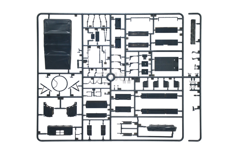 Сборная модель ITALERI Полугусеничный тягач Sd Kfz10 Demag D7 с фигурками десантников 1:35 (6561) - Фото 10