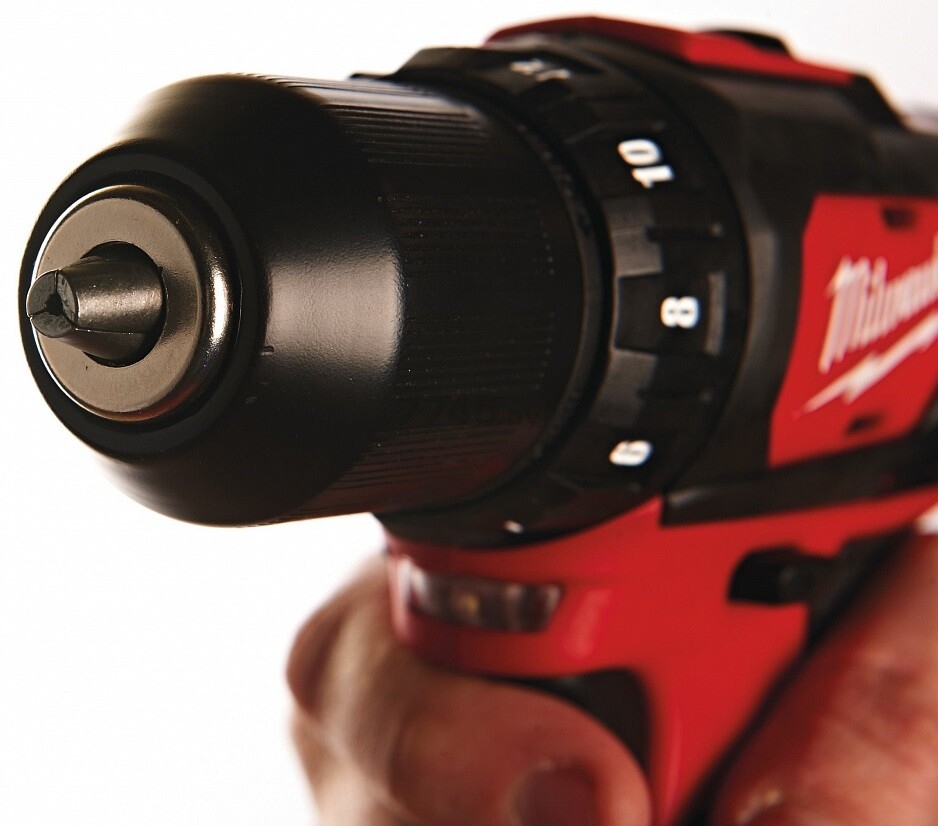 Дрель-шуруповерт аккумуляторная MILWAUKEE M12 BDD-202С и набор бит MILWAUKEE Shockwave 40 штук (4933441915/a) - Фото 8