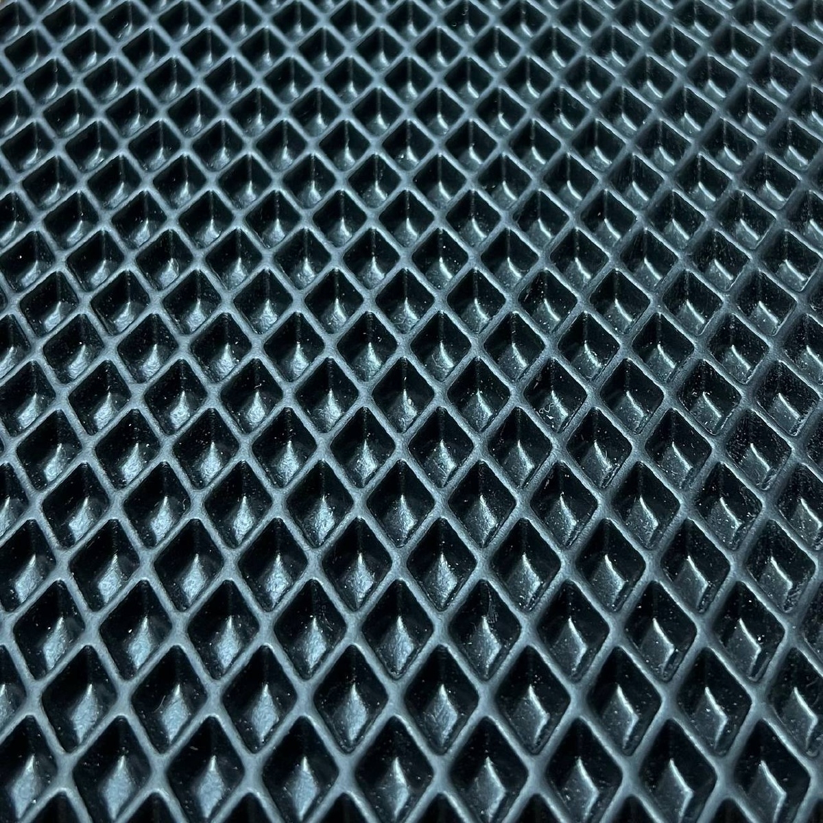 Коврик под миску ALICOSTA ЭВА Мини ромб 60x40 см черный (600*400_2/6/1_UNI) - Фото 4