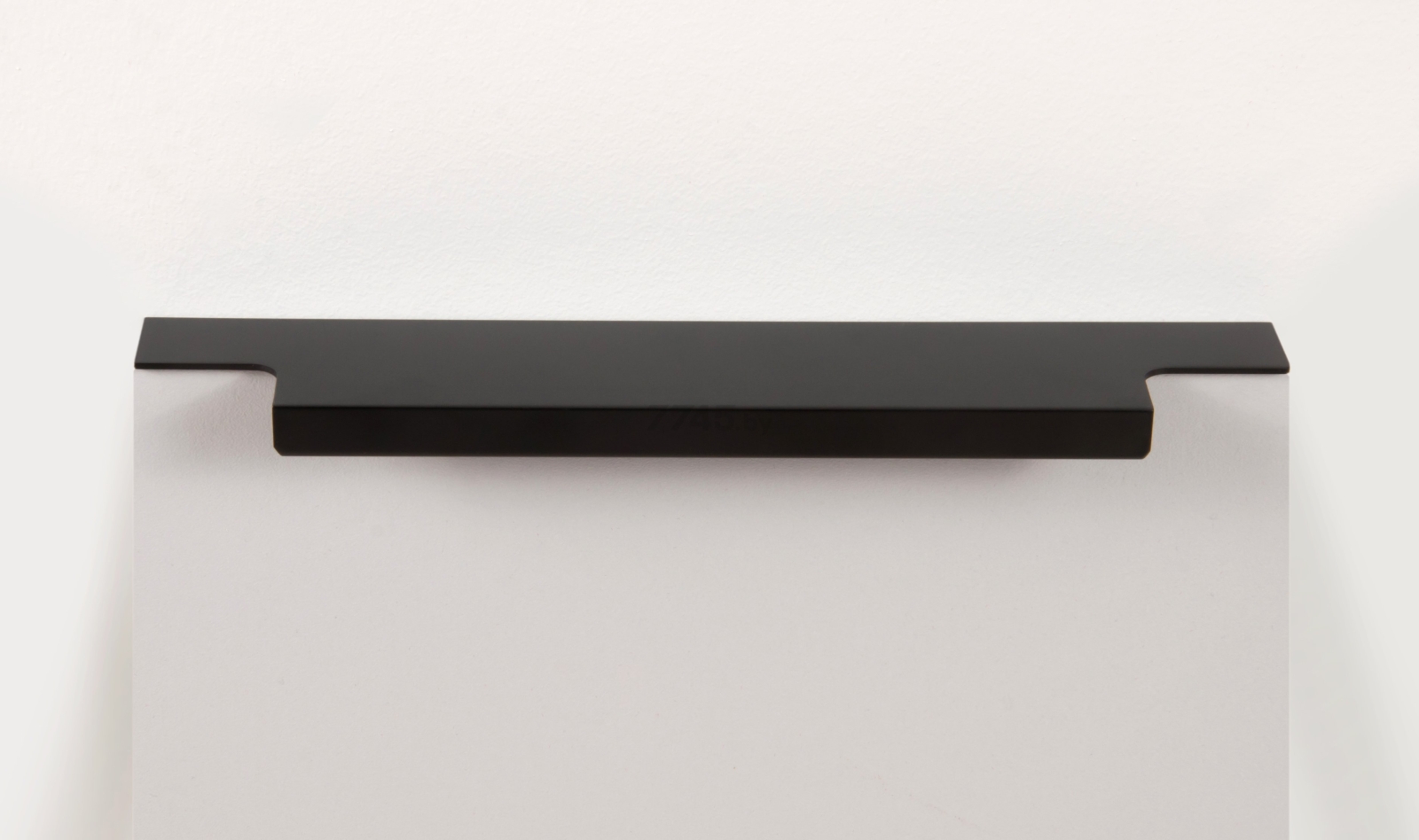 Ручка мебельная торцевая BOYARD Al ray RT109BL.1/160/200 черный матовый  - Фото 3