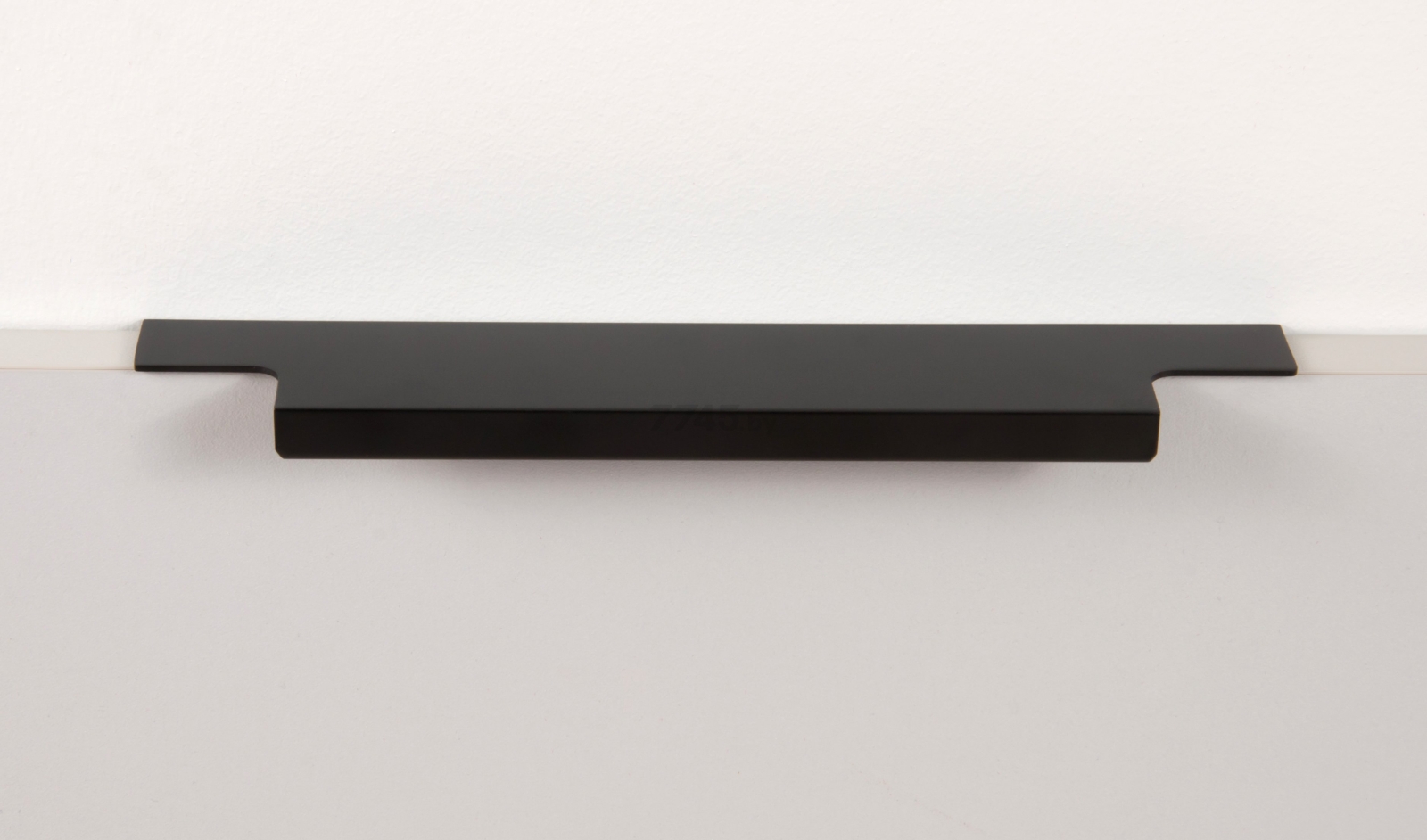 Ручка мебельная торцевая BOYARD Al ray RT109BL.1/160/200 черный матовый  - Фото 4