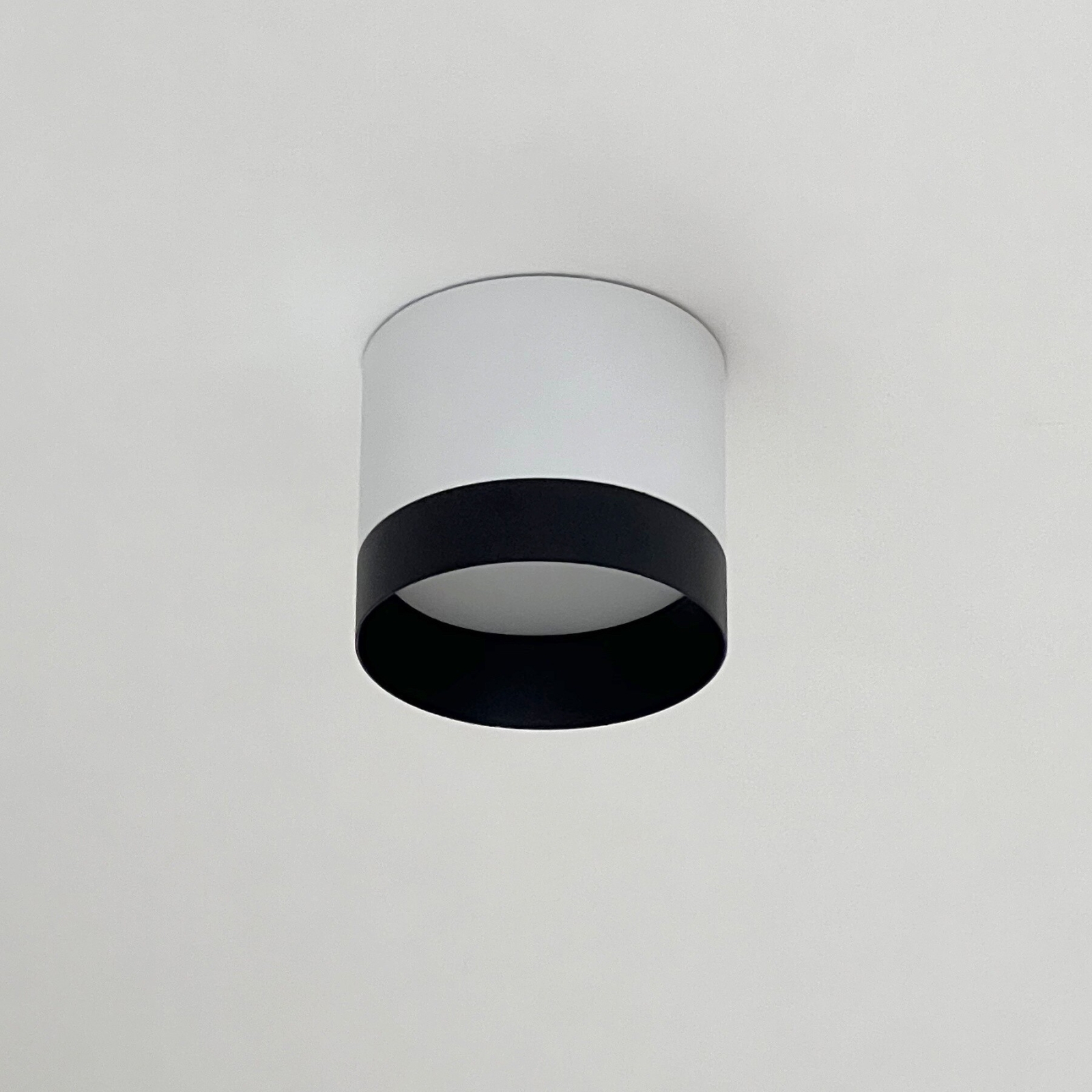 Светильник точечный накладной GX53 TRUENERGY Modern белый/черный (21029) - Фото 8