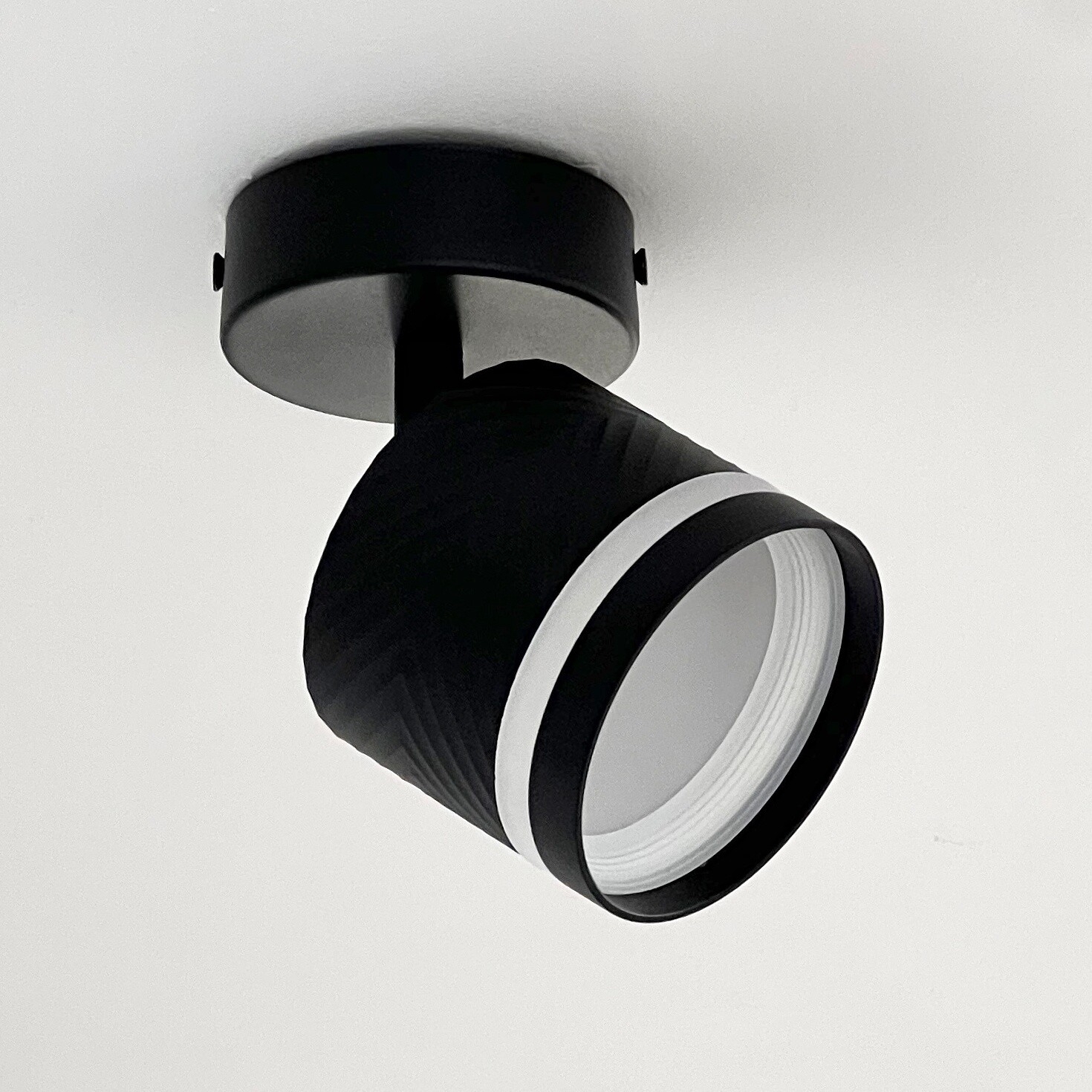 Светильник накладной поворотный GX53 TRUENERGY Modern граненый черный (21012) - Фото 8