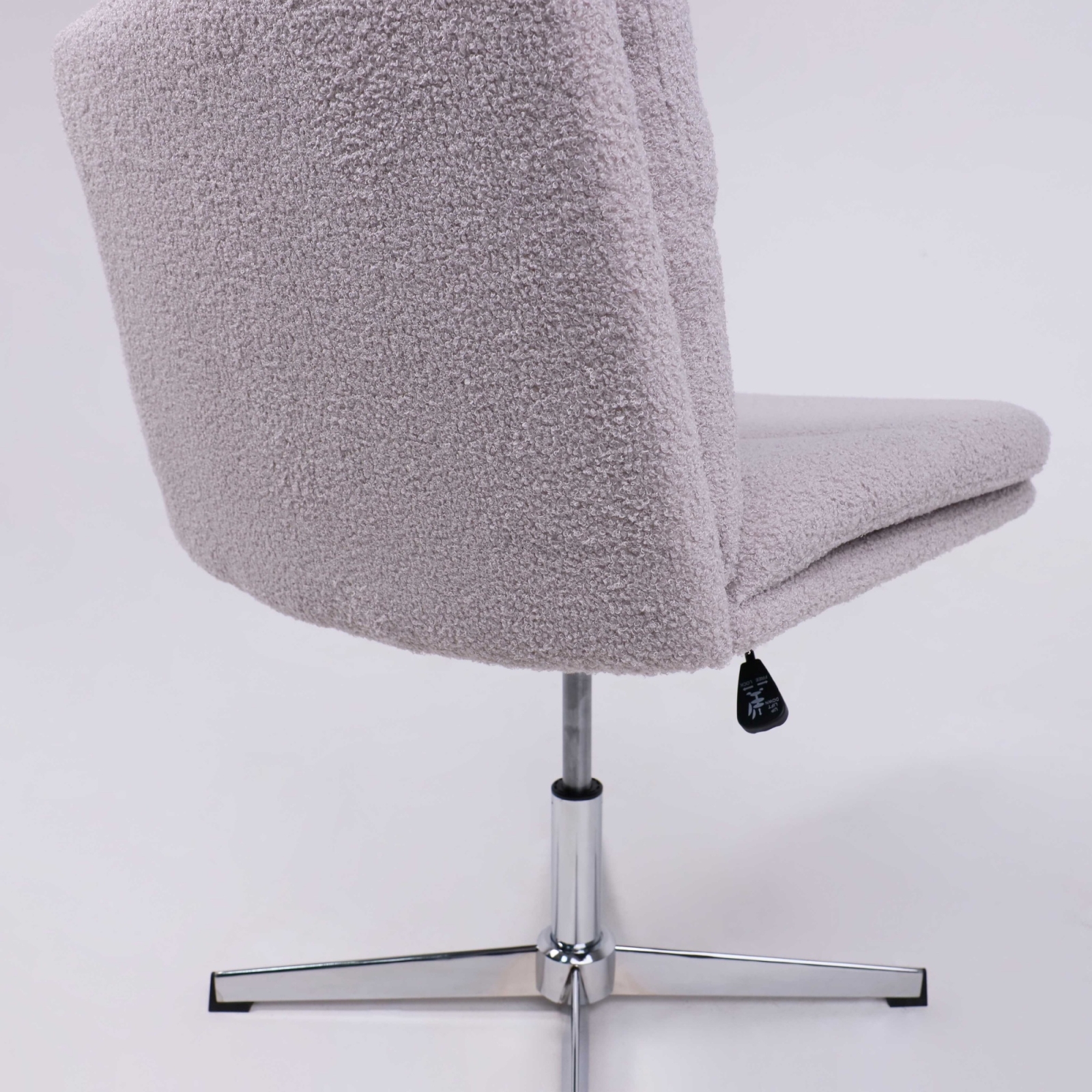 Кресло компьютерное AKSHOME Andre светло-серый букле CM2023-8/хром (105414) - Фото 12