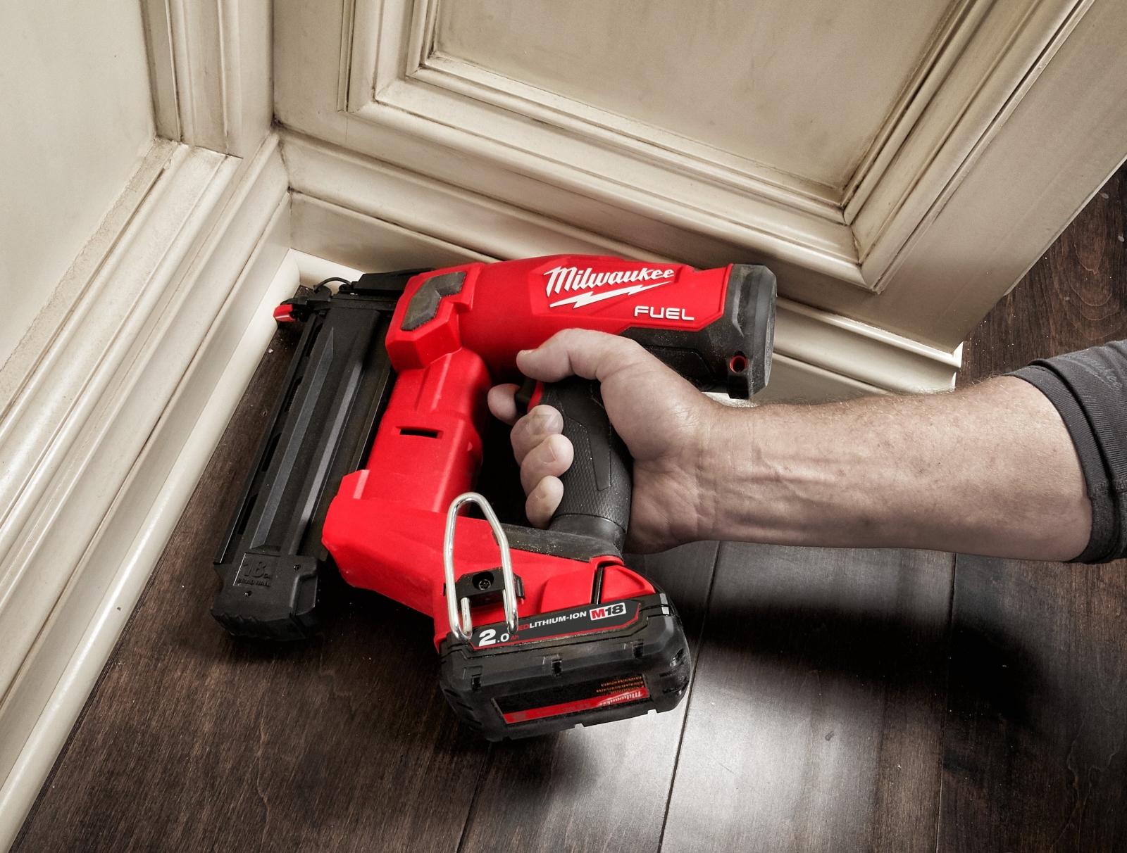 Пистолет гвоздезабивной аккумуляторный MILWAUKEE M18 FN18GS-0X (4933471409) - Фото 15